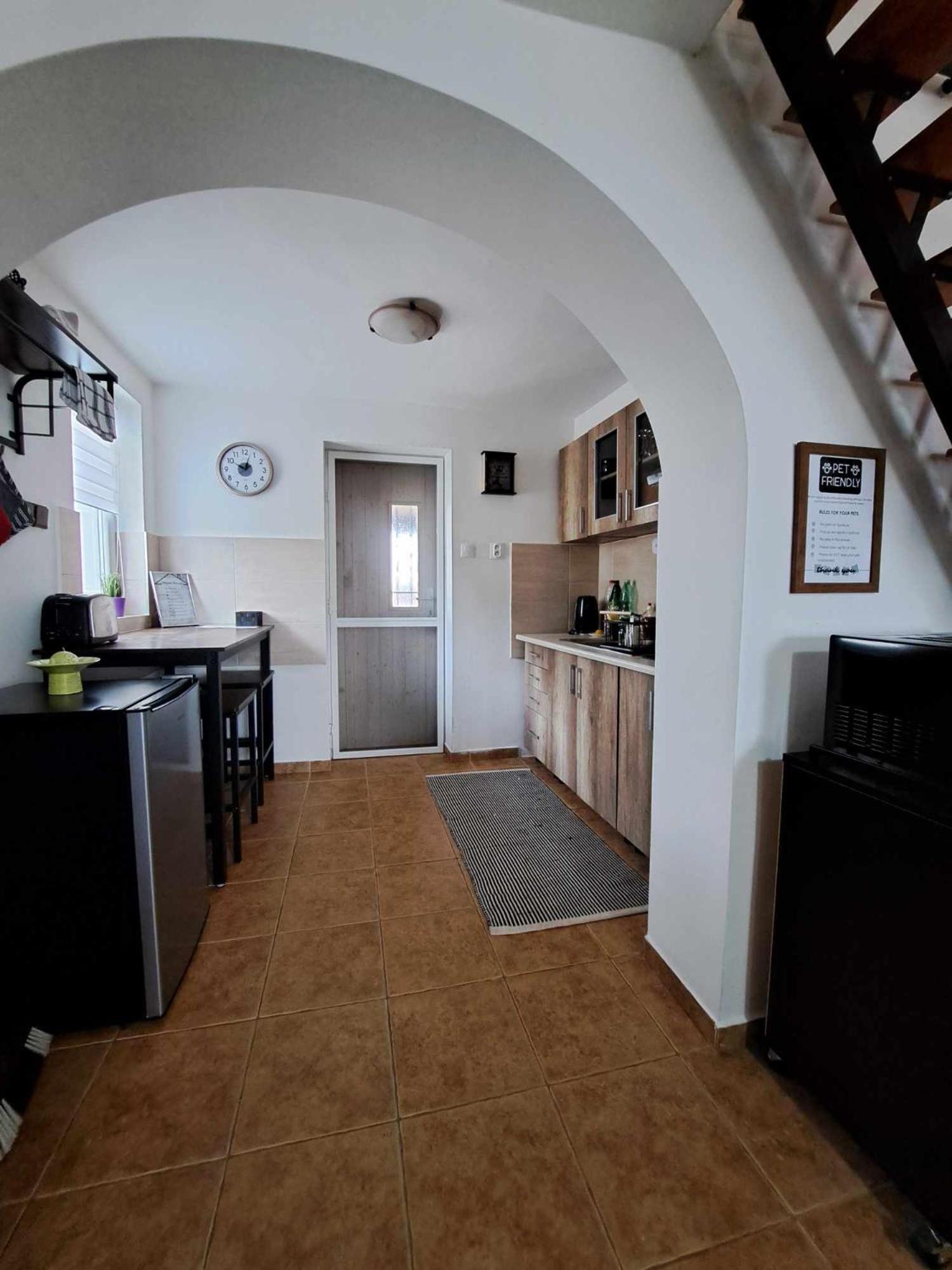 Grapeline Guesthouse Chotin Bagian luar foto
