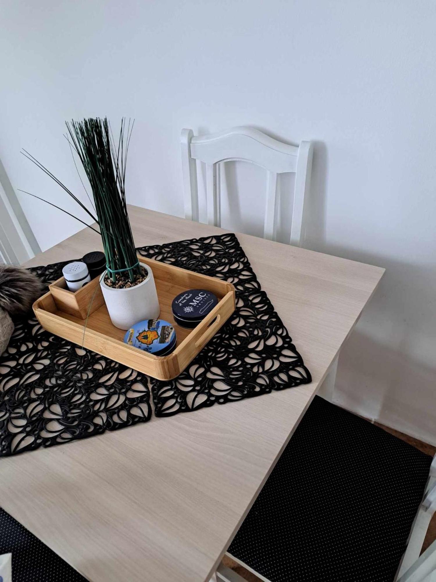 Grapeline Guesthouse Chotin Bagian luar foto