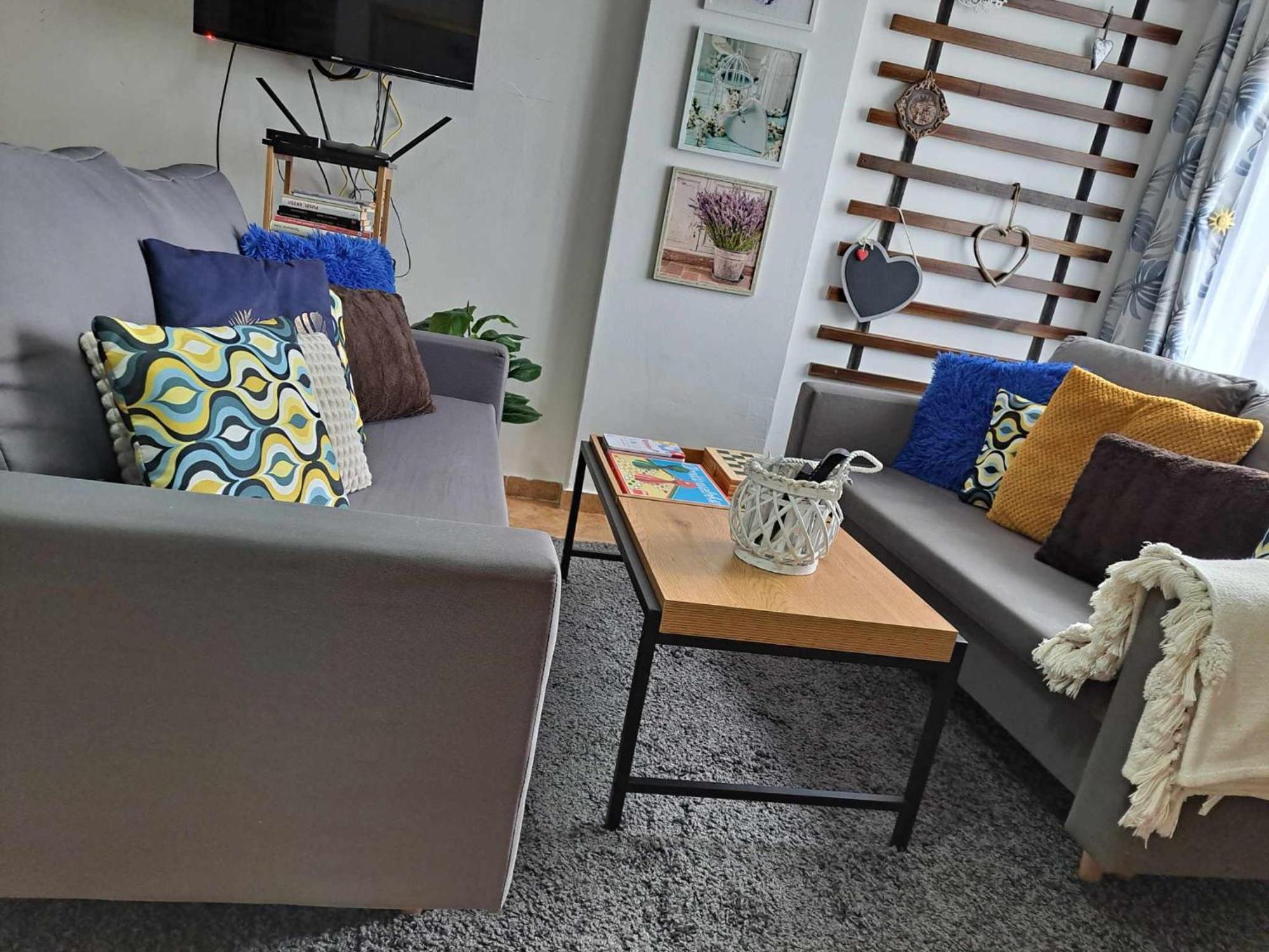 Grapeline Guesthouse Chotin Bagian luar foto