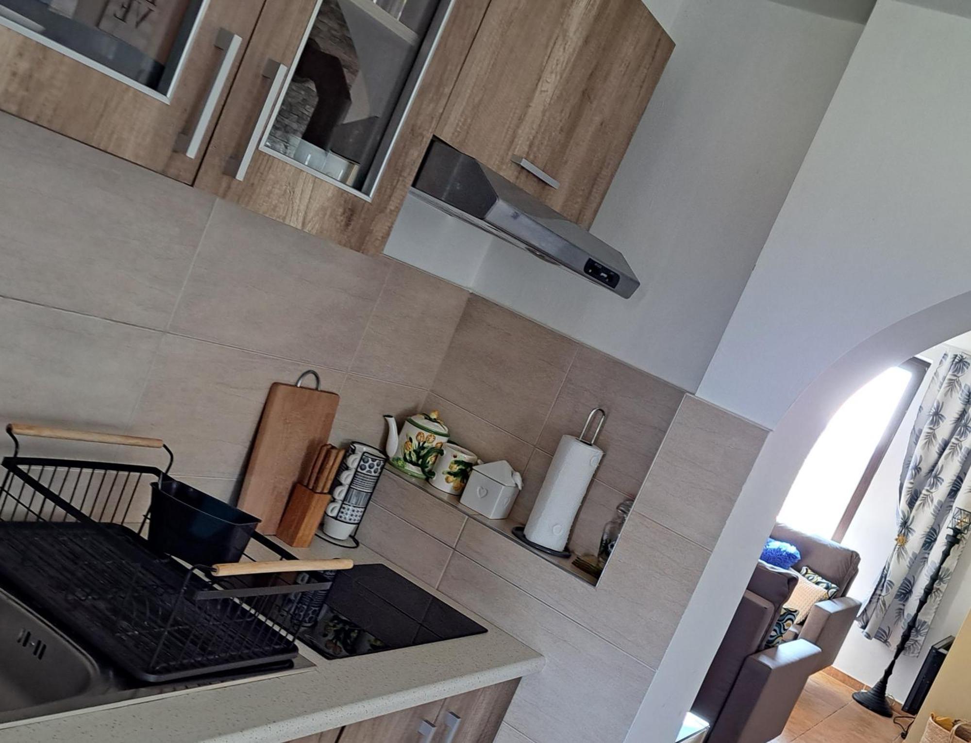 Grapeline Guesthouse Chotin Bagian luar foto